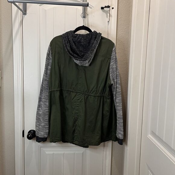 Torrid Womens Utility Jacket Plus Sz 2X Green Canvas w/ Knit Arms Hooded Zip Up - Picture 7 of 10